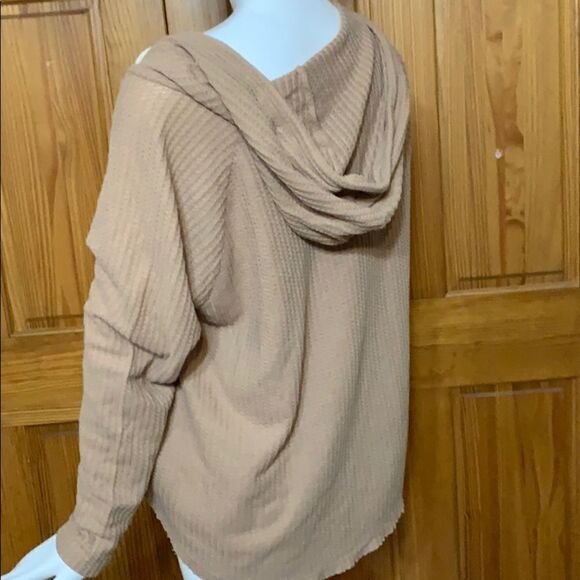 Forever 21 waffle comfy top w hood - Picture 4 of 4